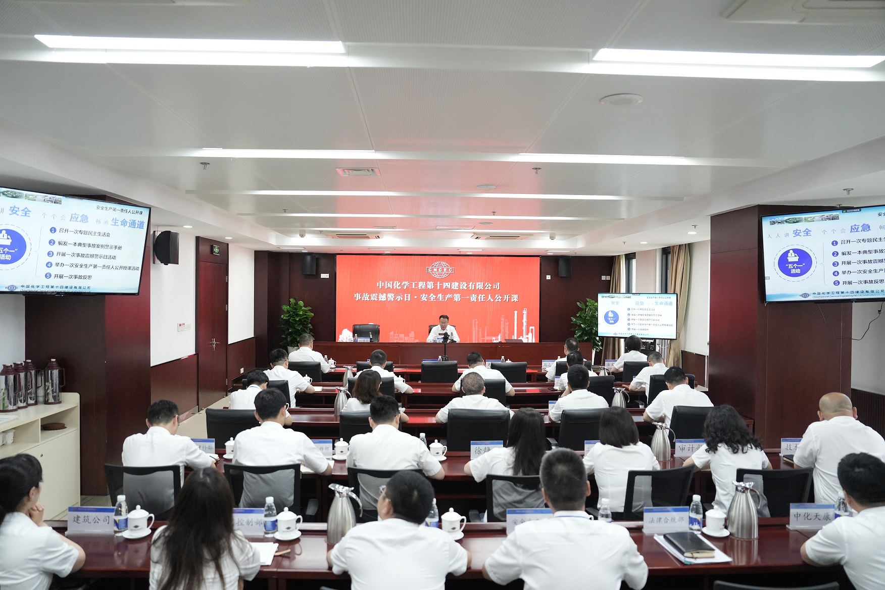 DSC00745.JPG DSC00745.JPG